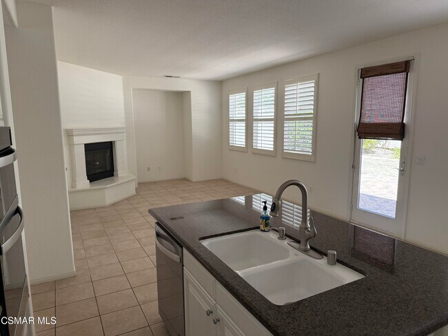 Building Photo - 600 Clearwater Creek Dr