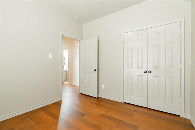 Building Photo - 1875 Crestlake Dr