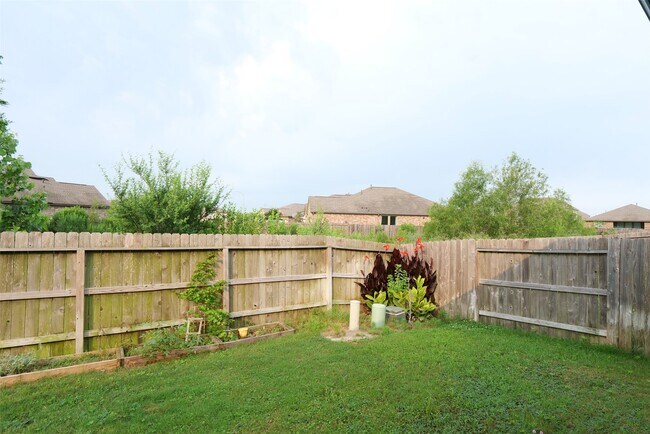 Building Photo - 25907 Rose Frost Ct