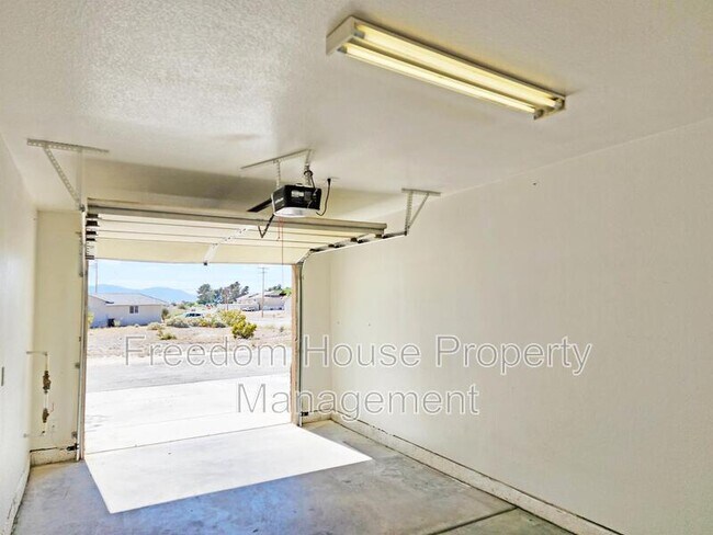 Building Photo - 1951 Teepee Rd