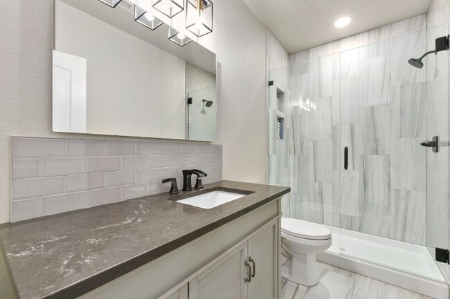 Building Photo - 1061 Mount Columbia Dr