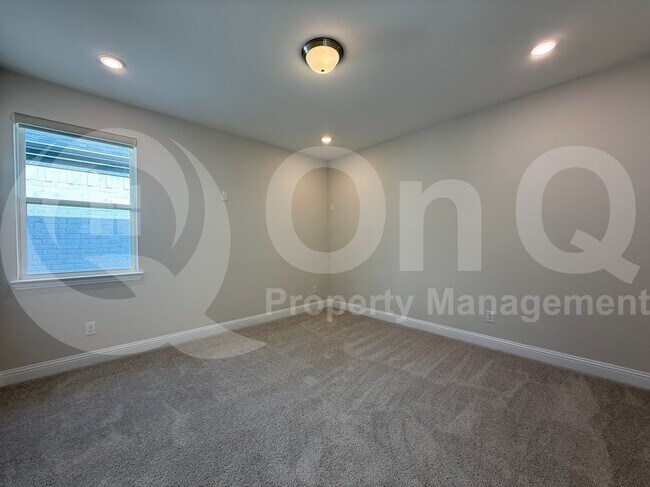 Building Photo - 11531 Chartwell Ct