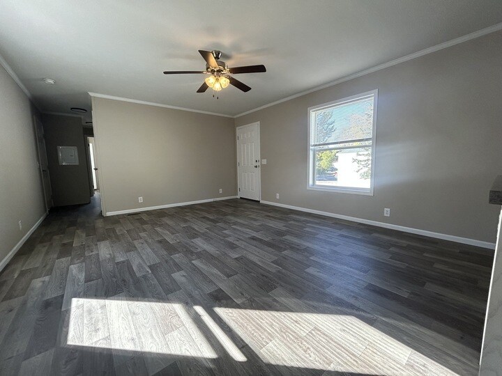 Building Photo - 12501 Apple Ln