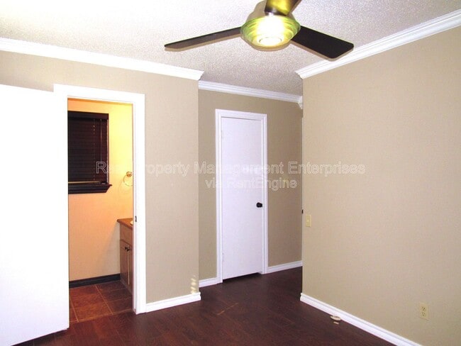 Building Photo - 701 NW 2nd St