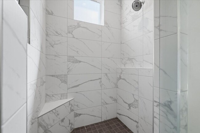 Building Photo - Heart of Eagle 3 Bed 2.5 Bath