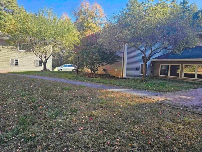 Building Photo - 30 Sterling Ln