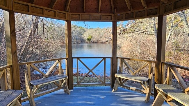 Building Photo - 825 Scenic Hwy