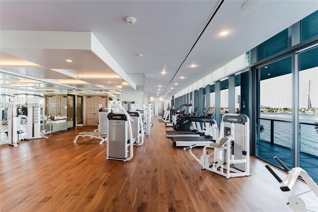 Building Photo - 3916 Island Estates Dr