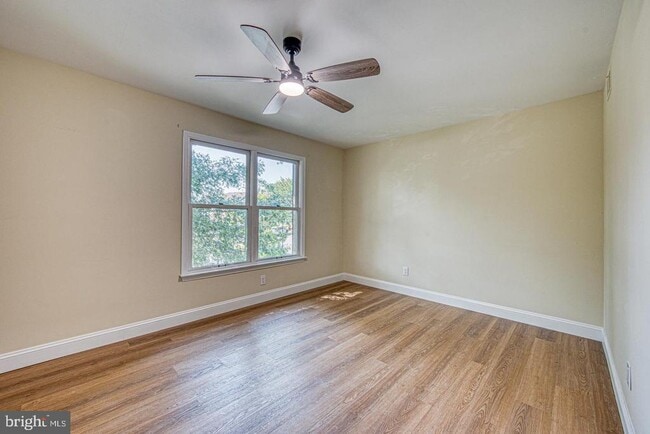 Building Photo - 104 Meadow Ct