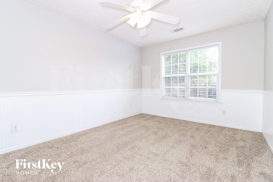 Building Photo - 1335 Enclave Way