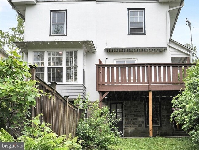 Building Photo - 3 Bells Mill Rd