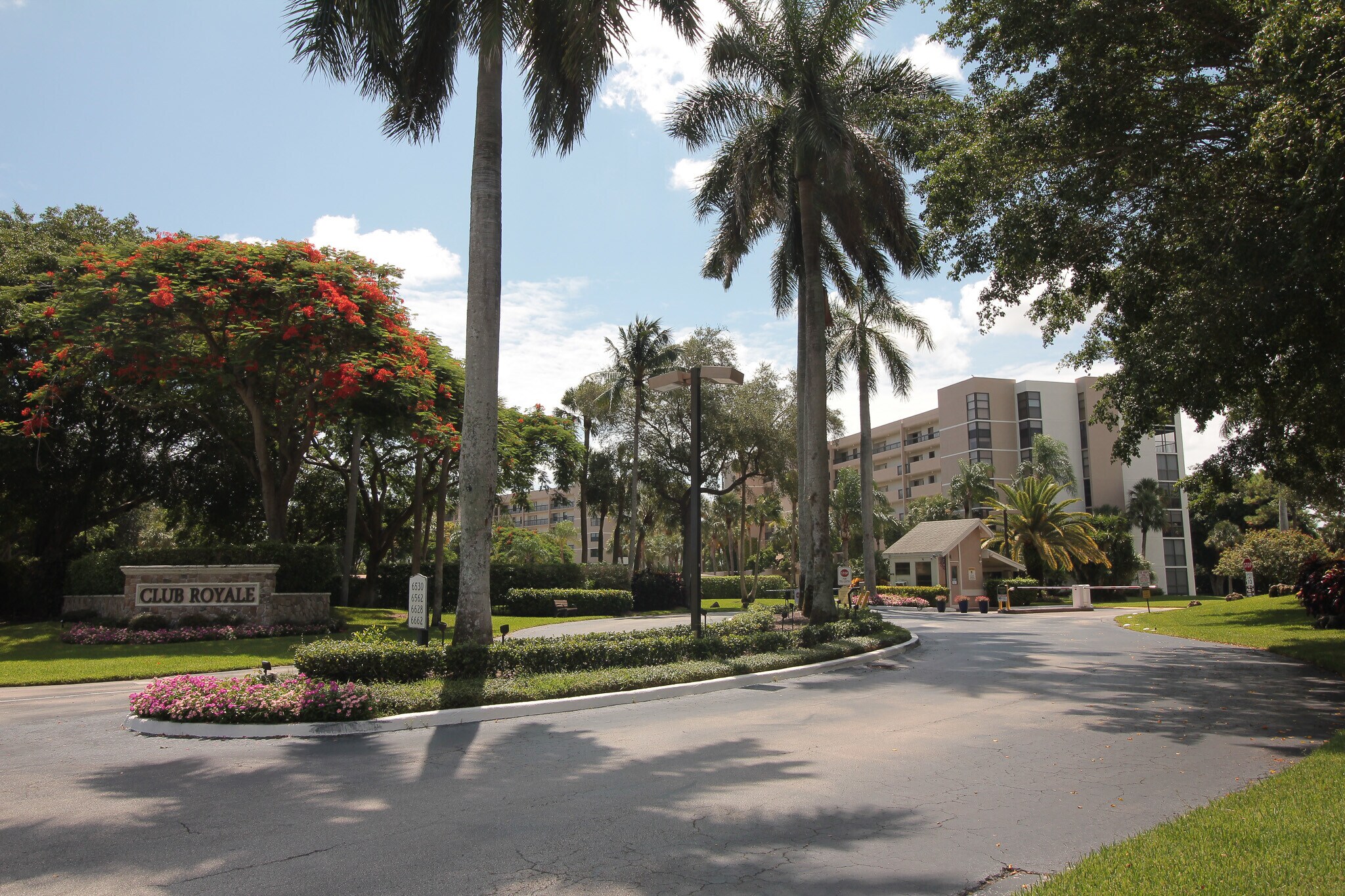 Building Photo - 6562 Boca del Mar Dr