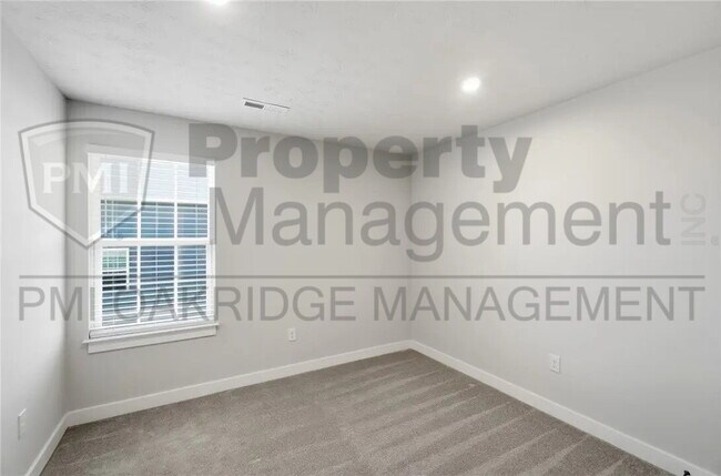Building Photo - 3 Bed 3 1/2 Bath Single Family Home with Attached 2 Car Garage