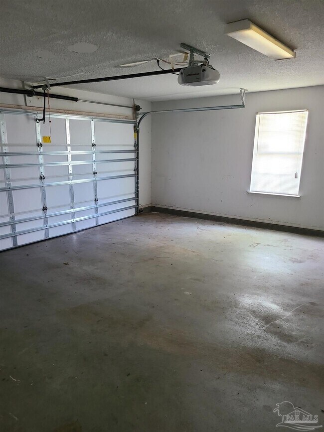 Building Photo - 137 Mirabelle Cir