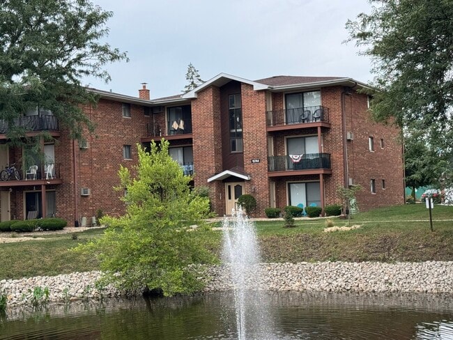Primary Photo - 15740 Lake Dr