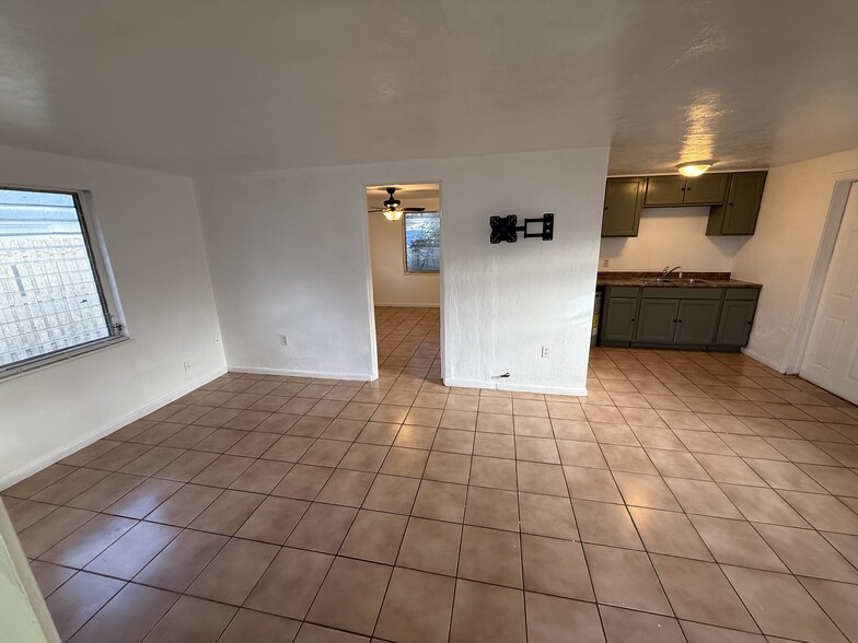 Building Photo - 69 E Seminole Ave