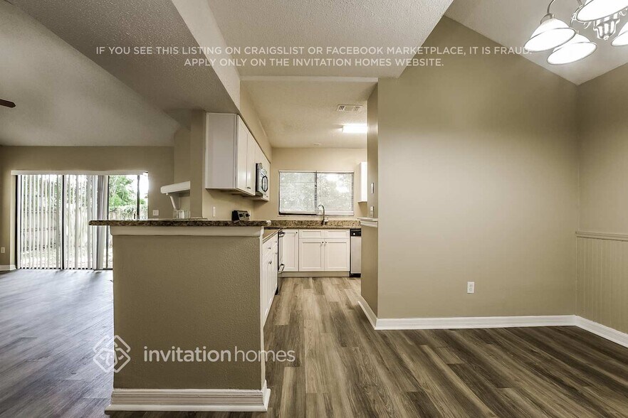 Building Photo - 403 Cidermill Pl