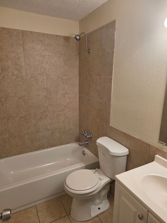 Building Photo - 3/2 DUPLEX