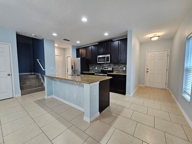 Building Photo - 1200 Pensacola Ct