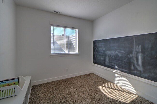 Building Photo - Single Family Lehi Home