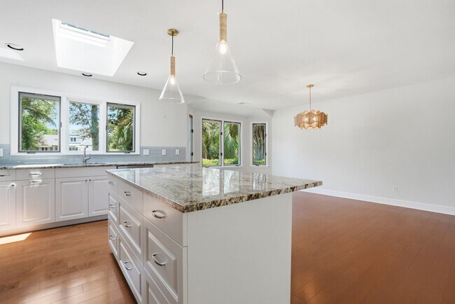 Building Photo - Enjoy Lowcountry living in this beautifully updated 3-Bed, 2-Bath home in Moss Creek!