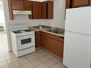 Building Photo - W 13th