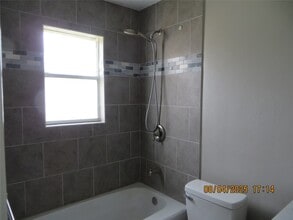 Building Photo - 8716 Club House Dr