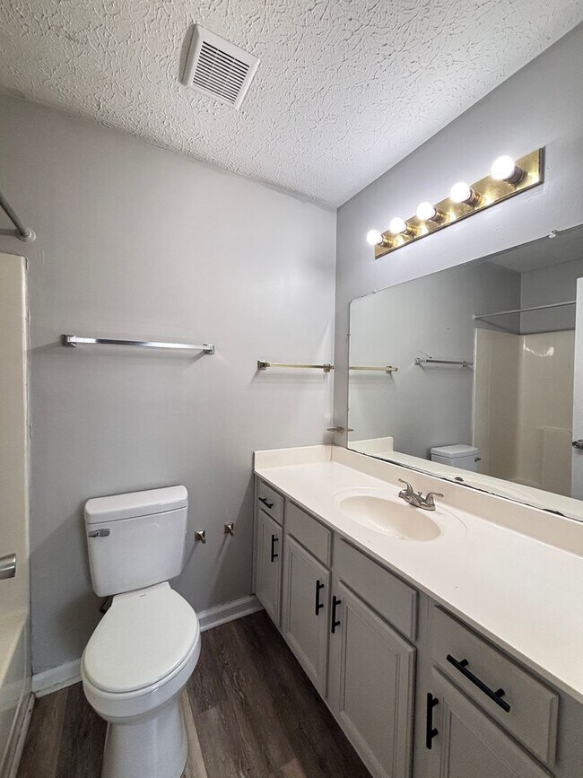 Building Photo - River Valley Apartments
