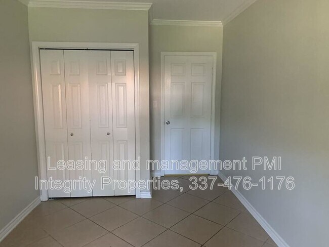 Building Photo - 308 Huval St