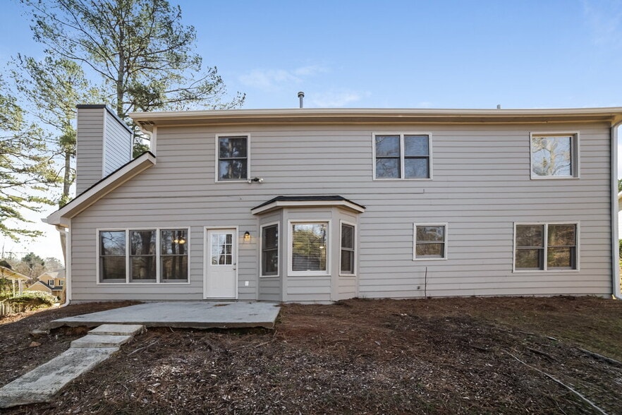 Building Photo - 5690 Roundelay Way