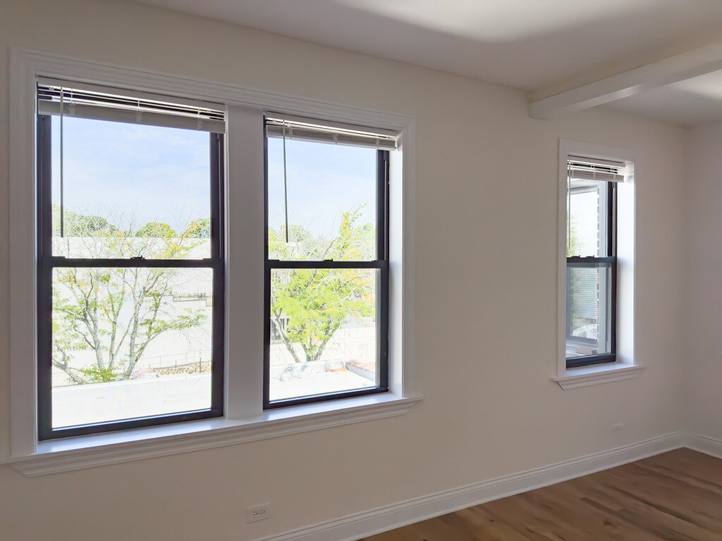 Building Photo - 348 Park Ave