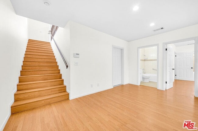 Building Photo - 743 N Las Palmas Ave