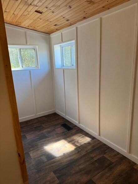 Building Photo - 195 Little River Rd