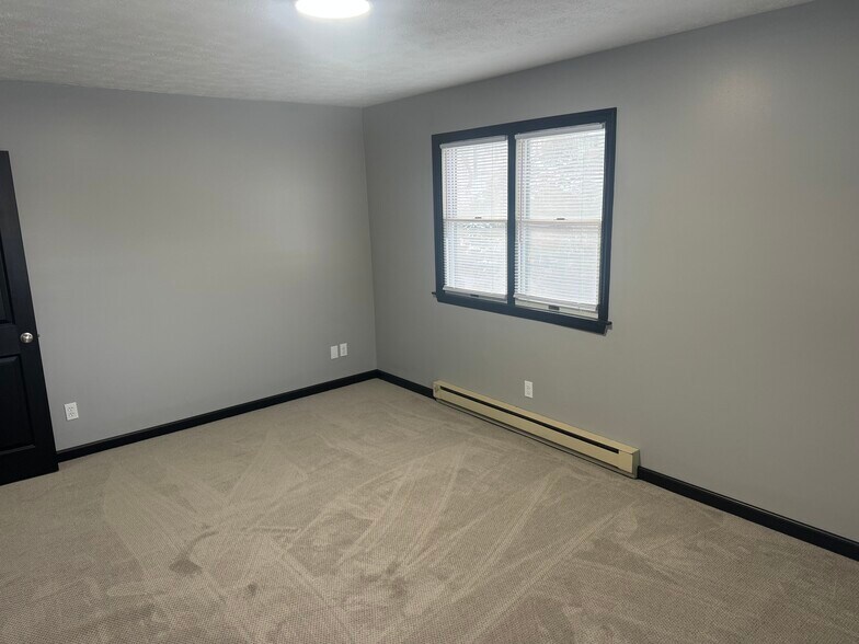 Building Photo - 50 Greenbrier Plz