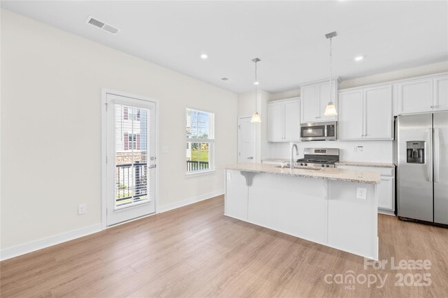Building Photo - 1725 Aspire St