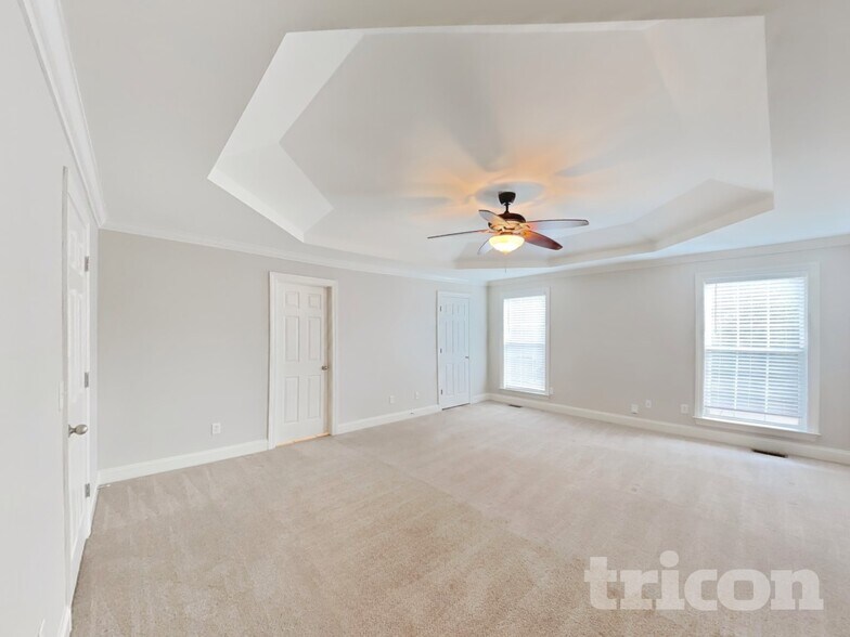 Building Photo - 4412 Spring Cove Dr