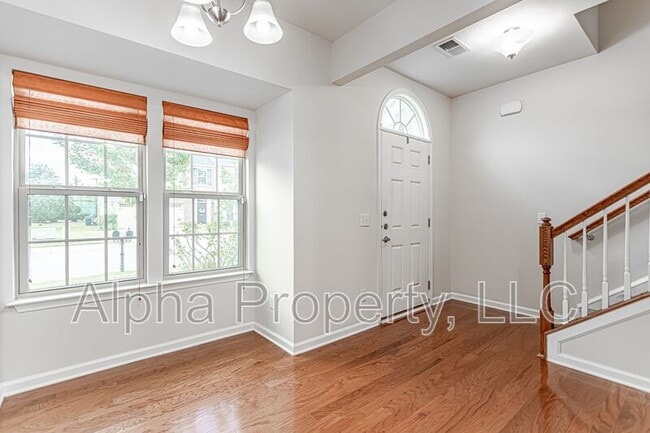 Building Photo - 106 Middleby Way