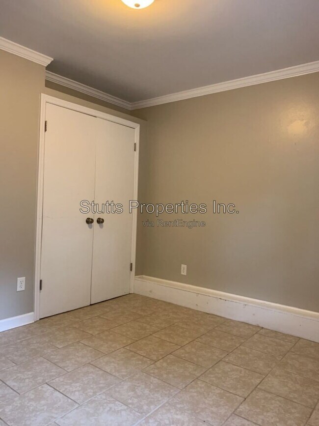 Building Photo - 414 Hermitage Dr