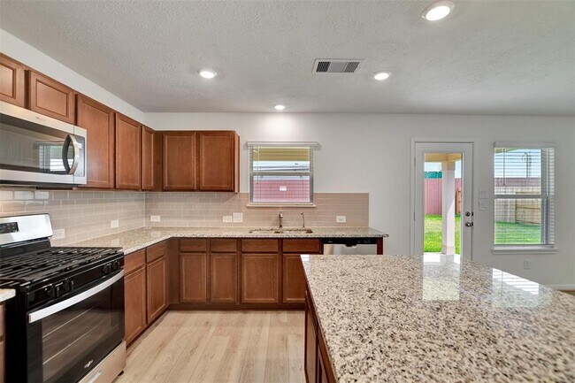 Building Photo - 18214 Sessile Oak Dr