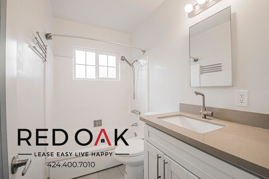 Building Photo - 735 Locust St