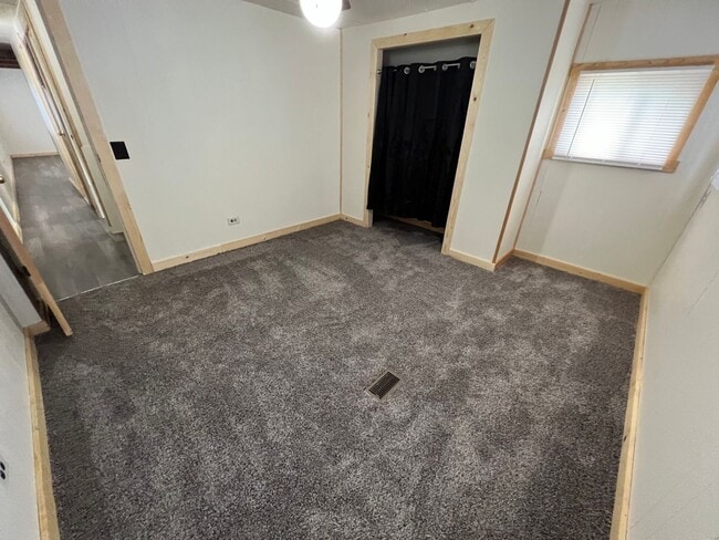 Building Photo - 2 Bedroom 1 Bath Updated Mobile Home in A ...