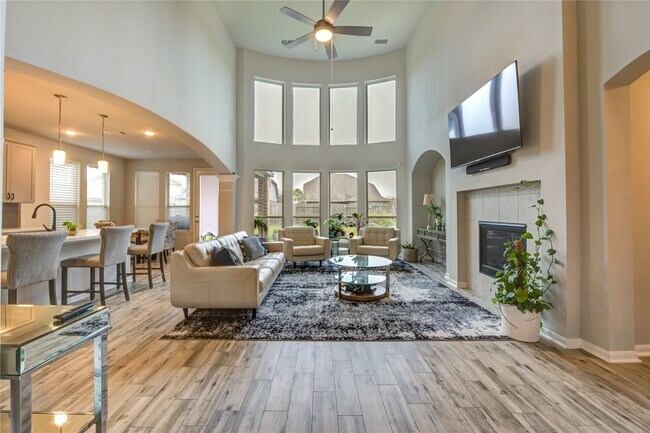 Building Photo - 2727 Camellia Ave