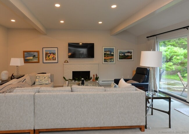 Building Photo - 595 Heritage Village