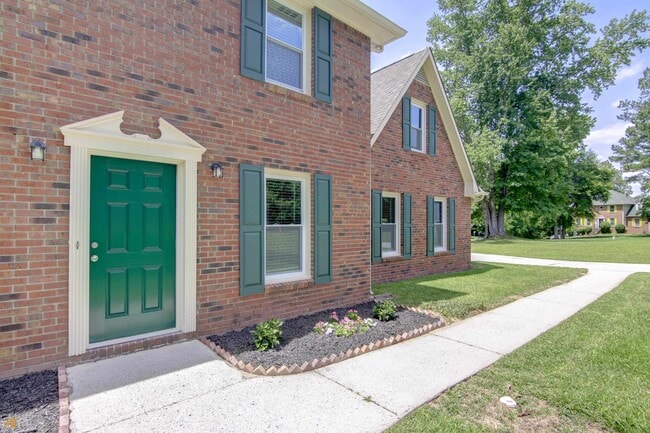 Building Photo - 180 Fairfield Cir