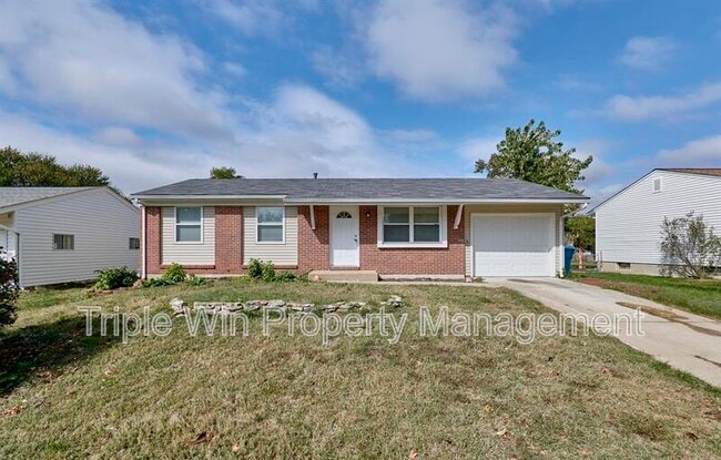 Building Photo - 2325 Golfway St