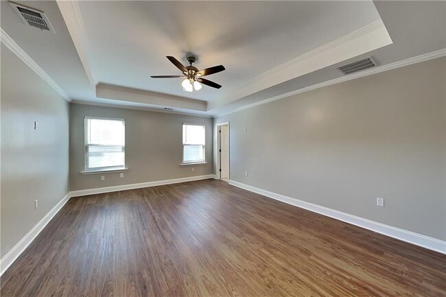 Building Photo - 122 Dynasty Ln