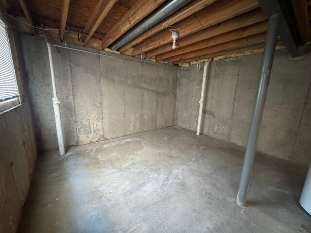 Building Photo - 125 Sophie Ln