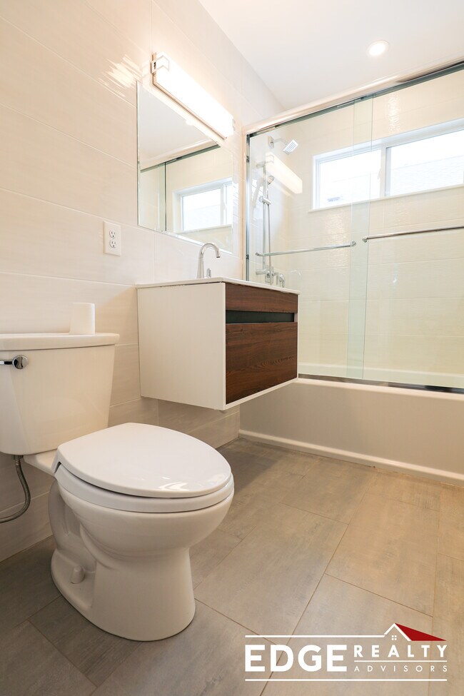 Building Photo - 111 Highland Ave