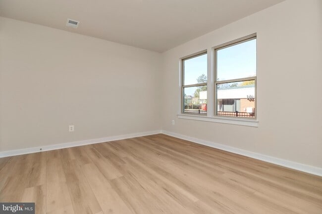 Building Photo - 2176 Glacier Rd