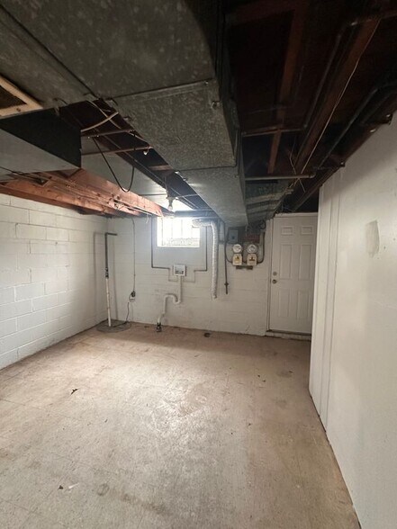 Building Photo - 3725-FLOOR-3725-FLOO1 BONVIEW Ave